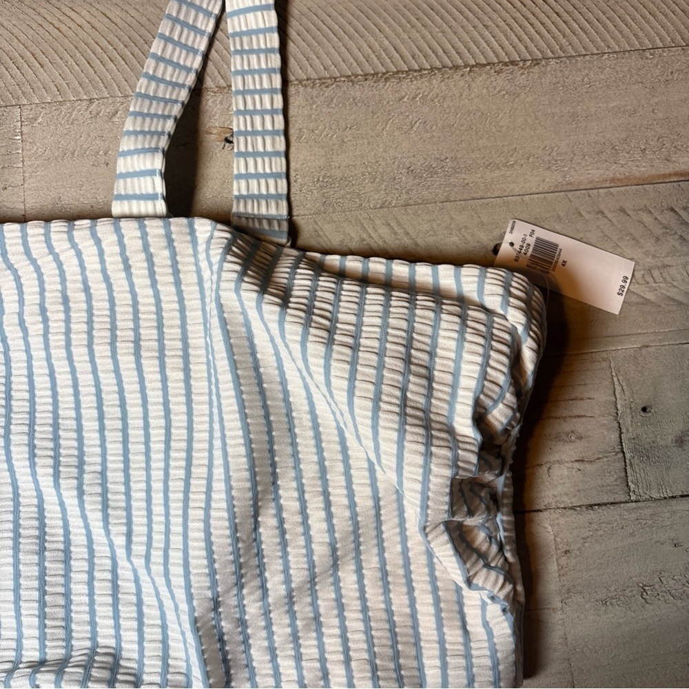 Old Navy Women's Size 4X Striped Bikini Top Adjustable Straps Blue/White NWT - Picture 6 of 16